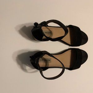 Steve Madden  Suede Heels